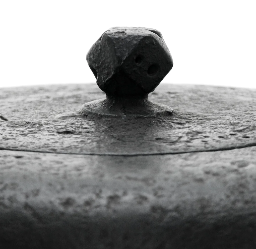 Dora Gata “Copper Gong” Shape Japan Tetsubin Iron Kettle by Koizumi Nizaemon XI