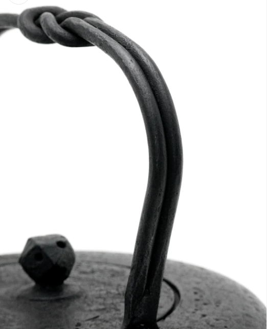 Dora Gata “Copper Gong” Shape Japan Tetsubin Iron Kettle by Koizumi Nizaemon XI