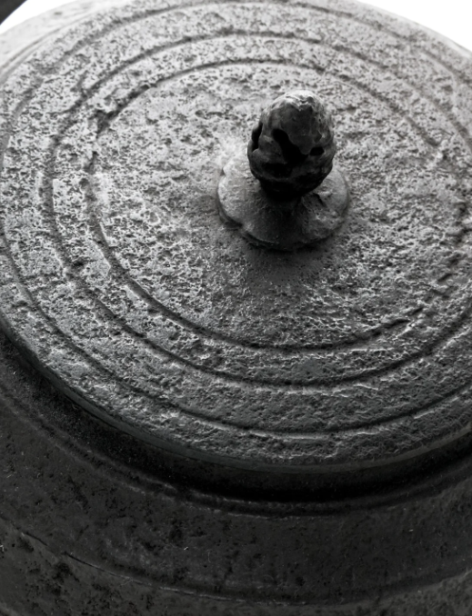 Mentori Tamabuchi Higashiyama Gata Shape Japan Tetsubin Iron Kettle by Koizumi Nizaemon XI