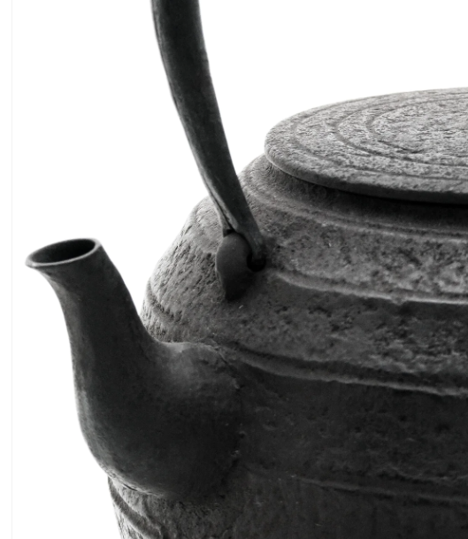 Mentori Tamabuchi Higashiyama Gata Shape Japan Tetsubin Iron Kettle by Koizumi Nizaemon XI