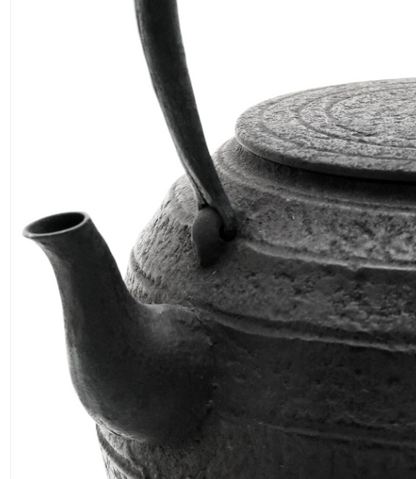 Mentori Tamabuchi Higashiyama Gata Shape Japan Tetsubin Iron Kettle by Koizumi Nizaemon XI