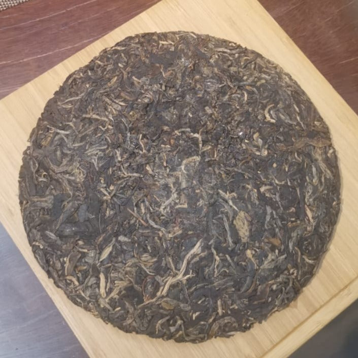 King of Sheng Pu'erh - Lao Ban Zhang PuEr tea cake 357g, ancient trees, Millennium Edition 茶王老班章 生普洱之王 2000 - OVP Tea