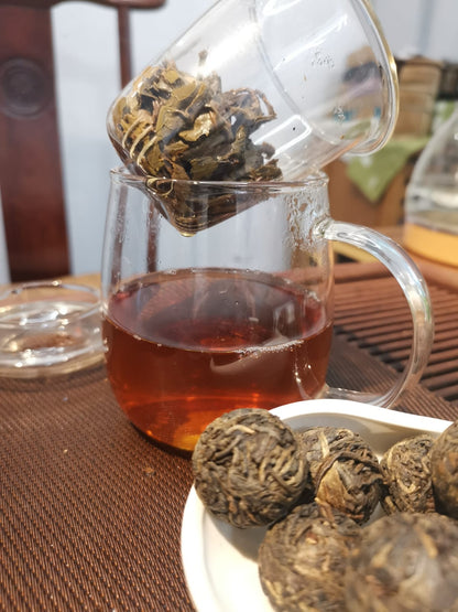 ENCHANTED BEAUTY® Old Village Sheng PuEr 2011 vintage Dragon Peals 12s a box - OVP Tea